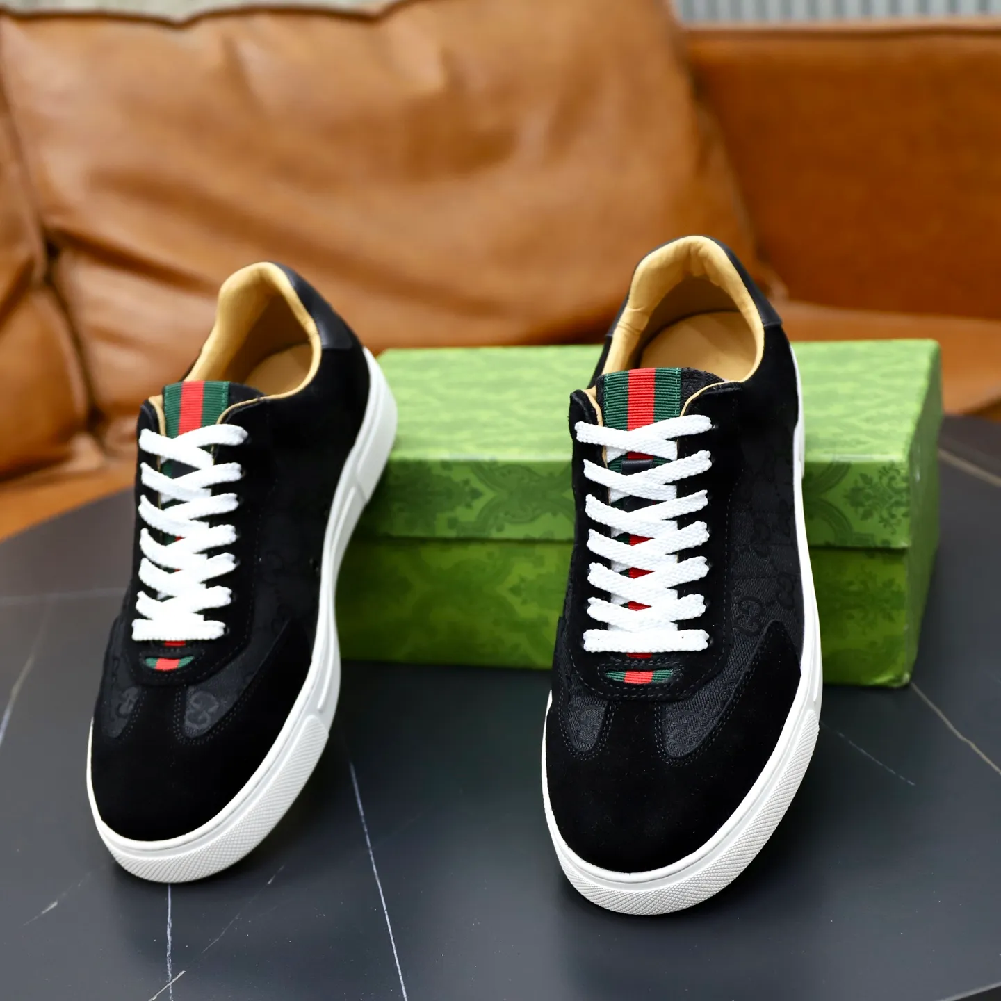 Ex-factory price: 380💰🙅‍♂️🙅‍♂️🙅‍♂️ Brand: Gucci GUCCi Standard code: 38-44 (45 customized) Grade: Same as the official website Material: Original leather splicing Comfortable and breathable sheepskin lining Original wear-resistant outsole Style category: Men's fashionable casual shoes Running sneakers Distinguished luxury brand elements Top luxury Color: actual picture color